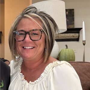 Meet your Posher, Lindsey